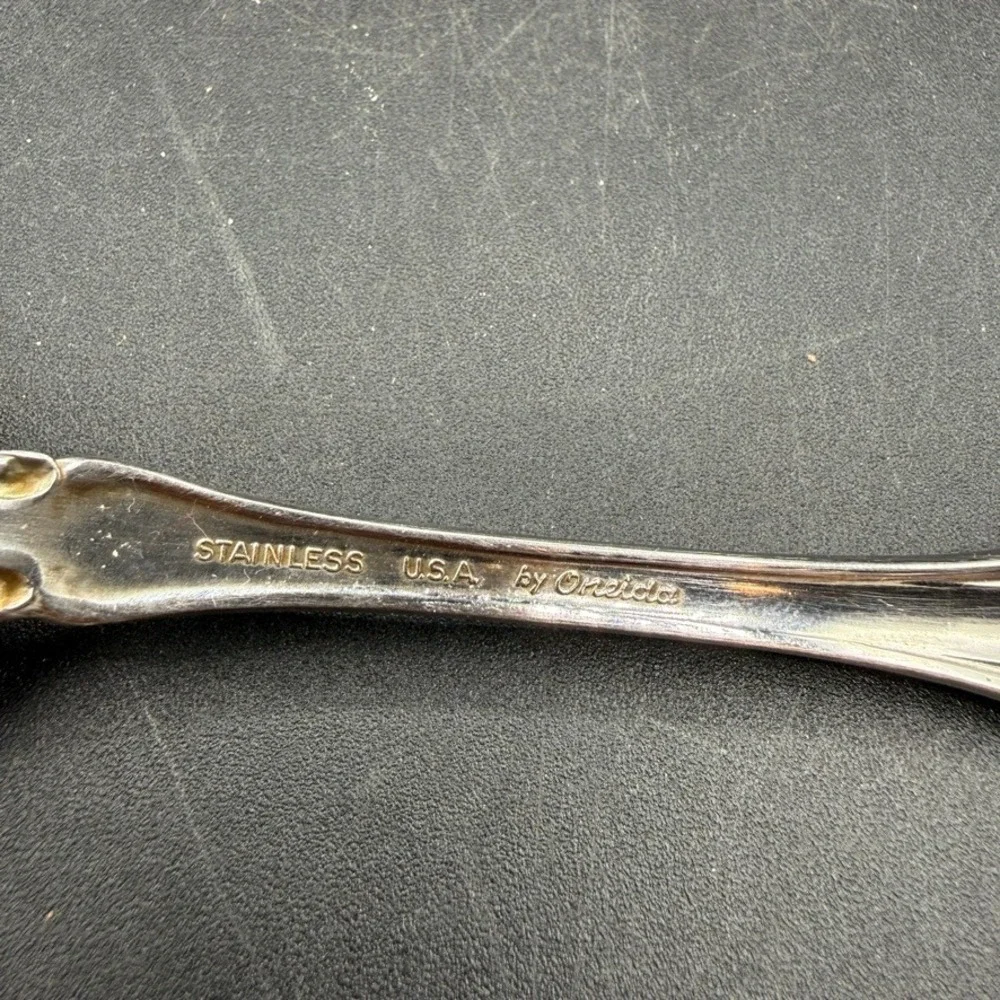 Oneida Samantha Flatware Set Stainless 12 Piece Floral Scroll Fork Spoon Serving